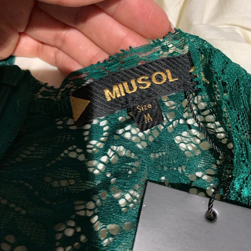 Formal dress - Picture 5 of 7